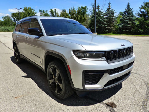 Used 2024 Jeep Grand Cherokee L Altitude image 10