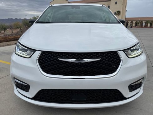 New 2024 Chrysler Pacifica Touring-L image 8