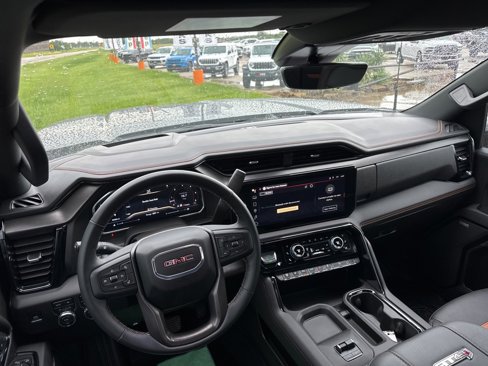 Used 2025 GMC Sierra 2500 AT4 w/ AT4 Premium Plus Package image 9