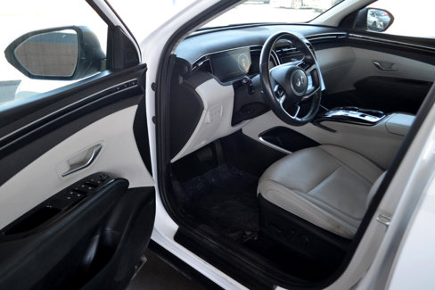 Used 2024 Hyundai Tucson Limited image 16