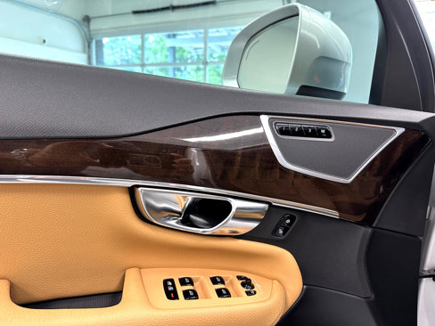 Used 2019 Volvo XC90 T6 Momentum image 16