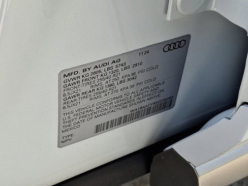 New 2025 Audi SQ5 Premium Plus image 28