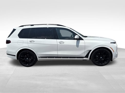Used 2024 BMW X7 xDrive40i image 8