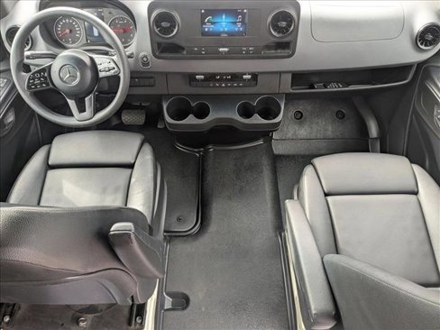 Used 2021 Mercedes-Benz Sprinter 2500 image 16