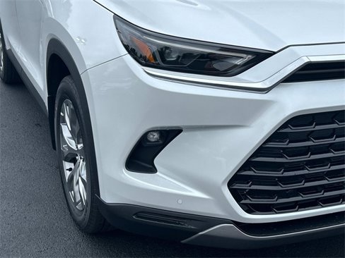 Used 2025 Toyota Grand Highlander FWD image 10
