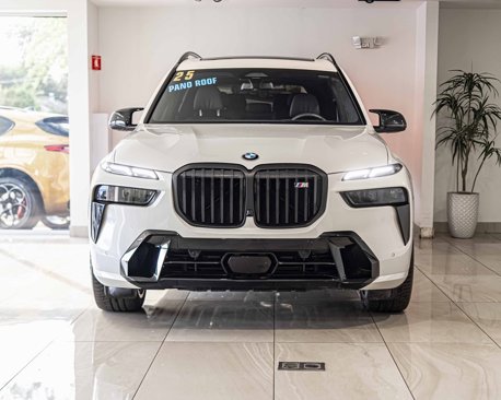 Used 2025 BMW X7 M60i w/ Climate Comfort Package image 2