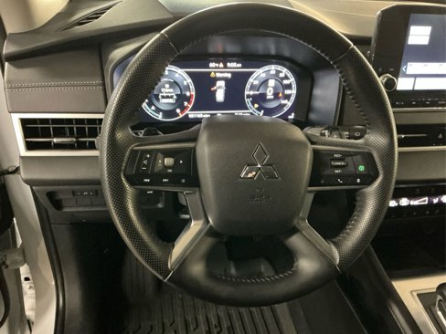 Used 2024 Mitsubishi Outlander SEL image 12