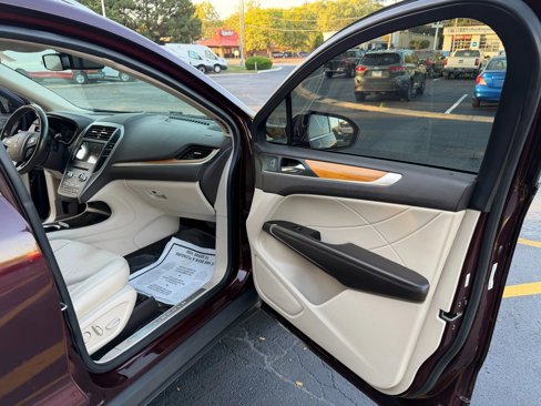 Used 2019 Lincoln MKC Select w/ MKC Climate Package image 28