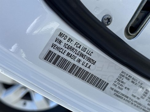 Used 2022 RAM 1500 Classic SLT image 7