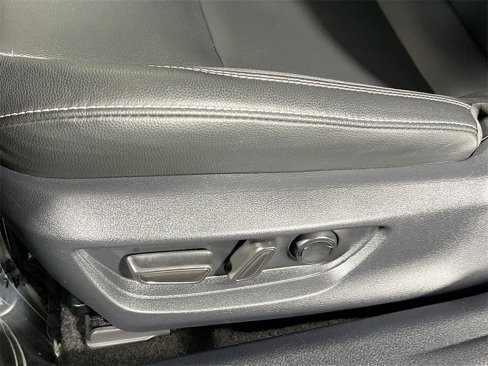 Certified 2025 Toyota Camry SE w/ Convenience Package image 18
