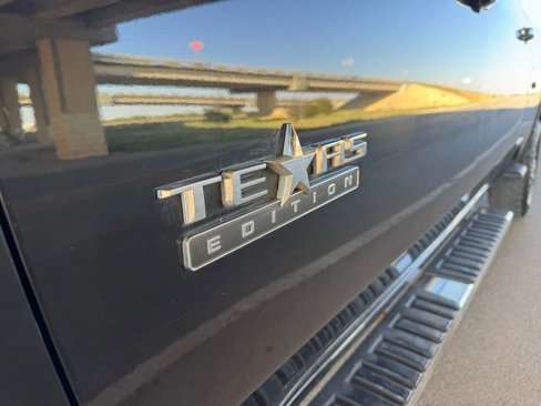 Used 2022 Chevrolet Silverado 3500 LTZ w/ LTZ Texas Edition image 10