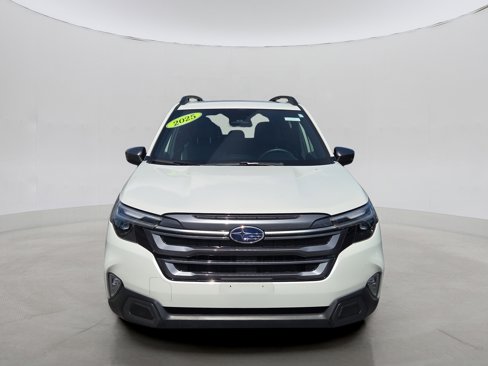 Certified 2025 Subaru Forester Limited image 31