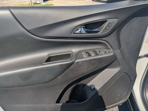 Used 2024 Chevrolet Equinox LT image 10