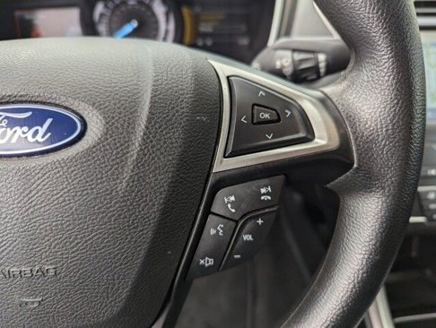 Used 2020 Ford Fusion SE image 19