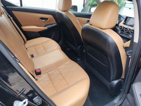 Used 2021 Nissan Sentra SV w/ SV Premium Package image 4