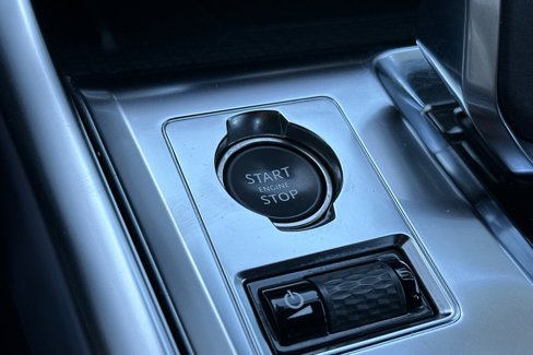 Used 2023 Jaguar XF R-Dynamic SE image 25