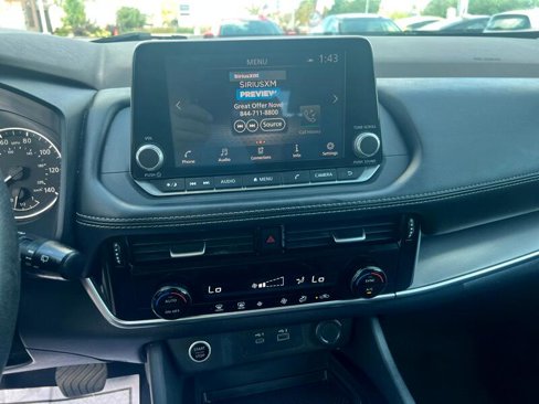 Used 2021 Nissan Rogue SV image 19