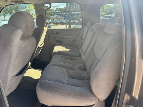 Used 2004 GMC Yukon XL SLE image 10