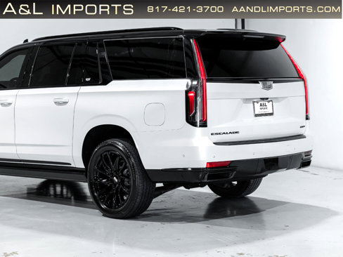 Used 2023 Cadillac Escalade ESV Sport Platinum w/ LPO, ONYX Package image 33