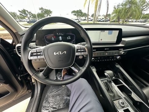 Used 2023 Kia Telluride S image 11