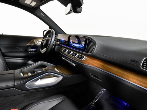 Certified 2025 Mercedes-Benz GLS 450 4MATIC image 31