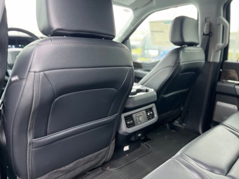 New 2025 Ford F250 Lariat image 28