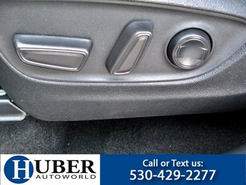 Used 2021 Toyota Highlander XLE image 10