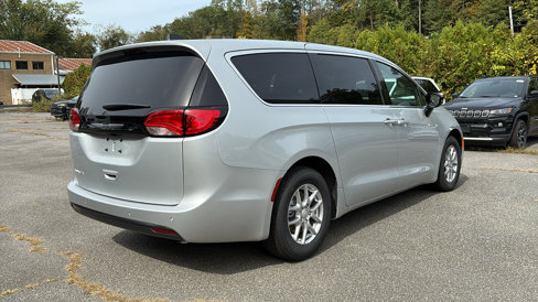 New 2026 Chrysler Voyager LX image 4