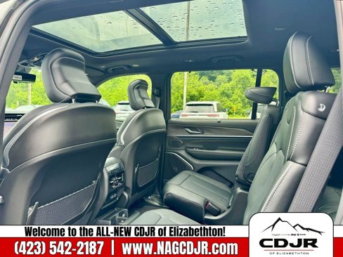 New 2024 Jeep Grand Cherokee L Overland w/ Luxury Tech Group IV image 21