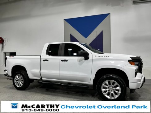 Used 2023 Chevrolet Silverado 1500 Custom image 5