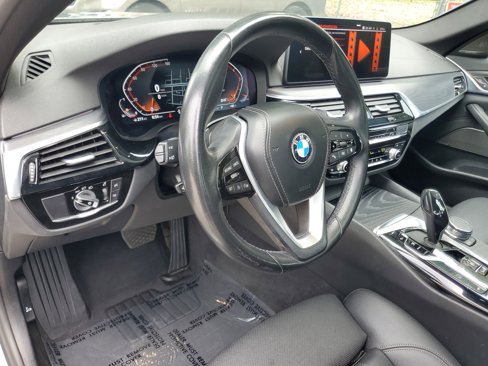 Used 2023 BMW 530i image 16