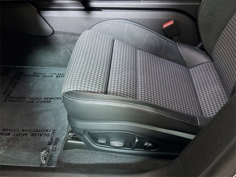 Used 2025 Porsche Taycan 4S image 15