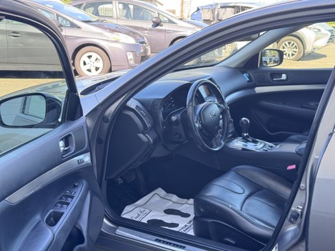 Used 2012 INFINITI G37 x image 9