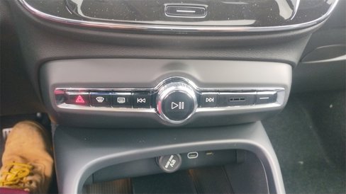 New 2025 Volvo XC40 B5 Ultra w/ Climate Package image 21