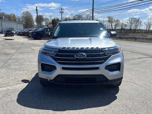 Used 2022 Ford Explorer XLT image 2