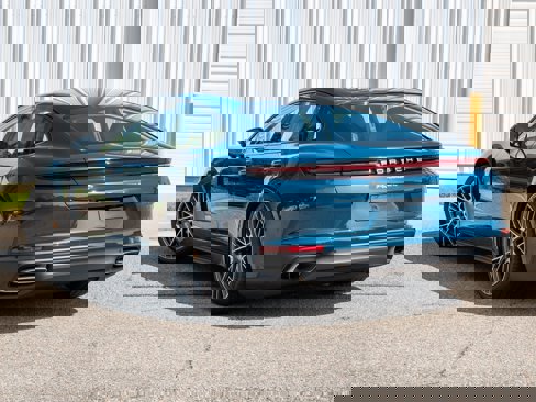 New 2025 Porsche Panamera 4 image 3