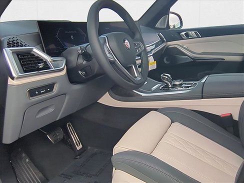 New 2026 BMW ALPINA XB7 image 10