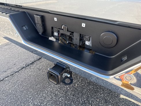 Used 2025 Chevrolet Silverado 3500 LTZ w/ LTZ Plus Package image 19