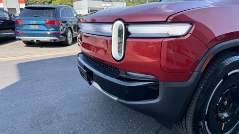 Used 2025 Rivian R1S Adventure image 14