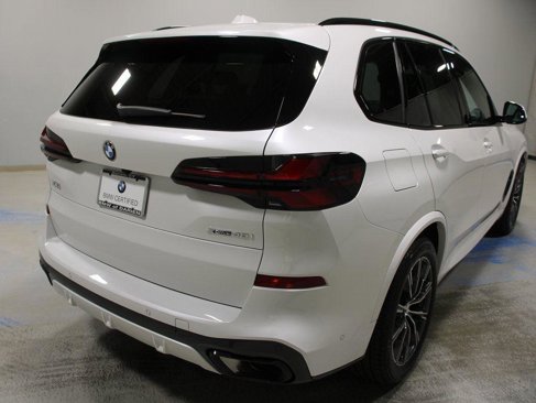 Certified 2025 BMW X5 xDrive40i w/ M Sport Package image 10