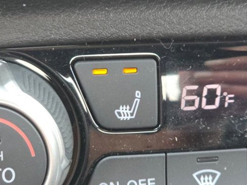 New 2025 Nissan Versa SR w/ Trunk Package image 5