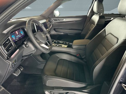 New 2026 Volkswagen Atlas Cross Sport SEL R-Line image 4