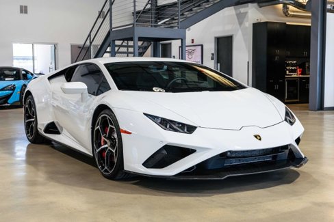 Used 2021 Lamborghini Huracan EVO image 3