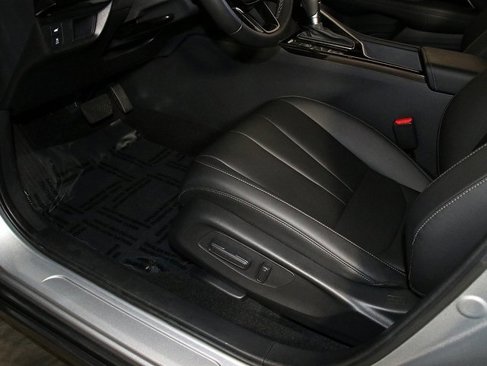 Certified 2025 Acura ADX FWD image 24