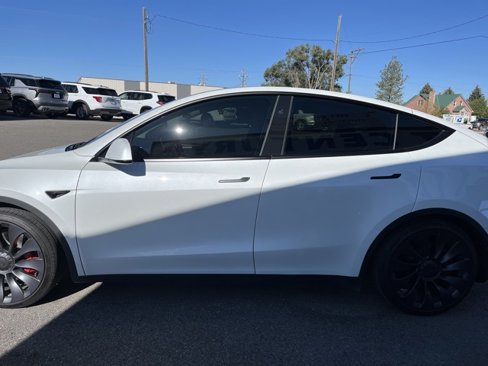 Used 2025 Tesla Model Y Performance image 5