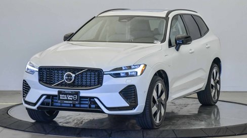 Certified 2025 Volvo XC60 T8 Plus w/ Protection Package Premier image 1