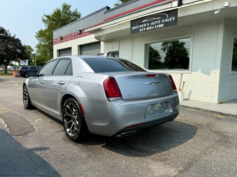 Used 2016 Chrysler 300 S image 8
