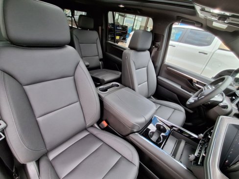 New 2025 Chevrolet Suburban Z71 w/ Z71 Off-Road Package image 19