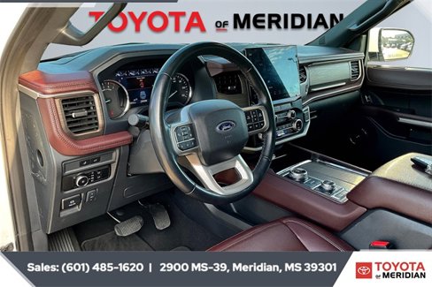 Used 2024 Ford Expedition Limited image 12