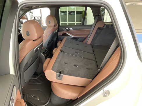New 2026 BMW X5 xDrive50e w/ Premium Package image 29